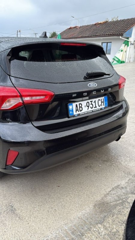Tirane, shitet makine Ford focus Nafte, e zeze manuale 157.000 km