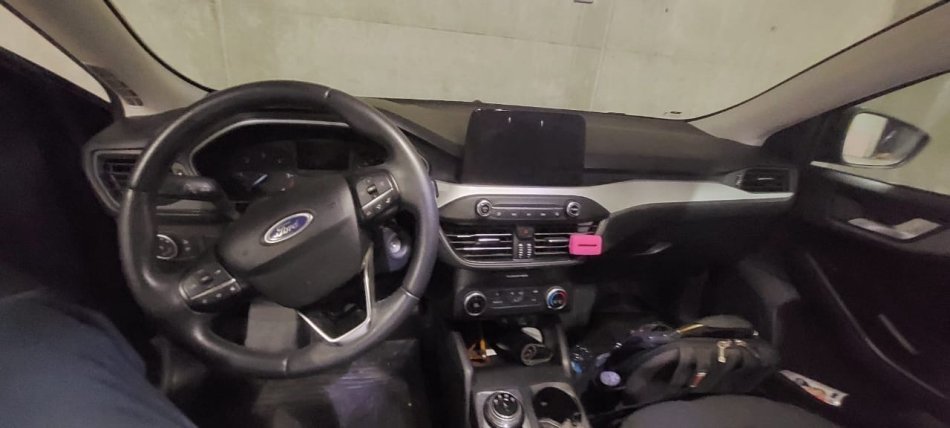 Tirane, shitet makine Ford focus Nafte, e zeze automatik Klima 63.500 km