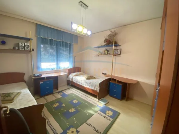 Tirane, jepet me qera apartament 2+1 Kati 8, 125 m² 700 € (Rruga e Elbasanit, Tiranë.)