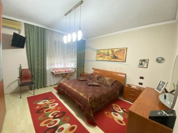 Tirane, jepet me qera apartament 2+1 Kati 8, 125 m² 700 € (Rruga e Elbasanit, Tiranë.)