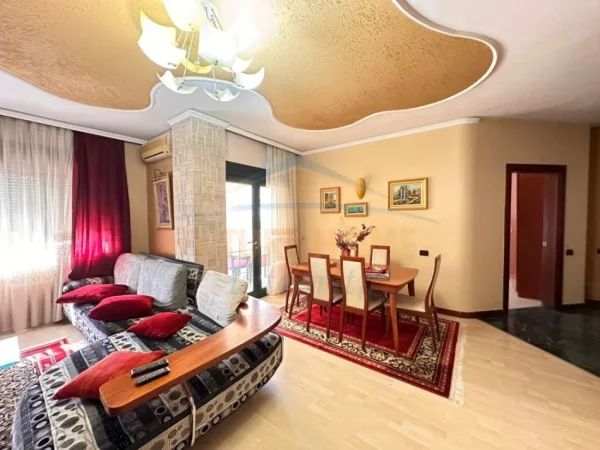 Tirane, jepet me qera apartament 2+1 Kati 8, 125 m² 700 € (Rruga e Elbasanit, Tiranë.)