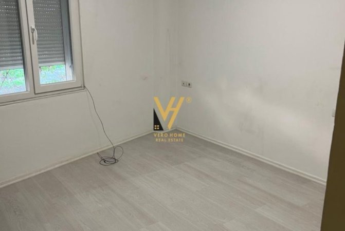 Tirane, jepet me qera apartament 2+1+Ballkon Kati 2, 110 m² 600 € (OXHAKU)