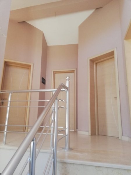 Tirane, shitet Vile 3+1+Aneks+Ballkon , 240 m² 360.000 € (Ali Shefqeti)