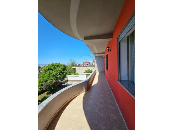 Durres, shitet Vile 3 Katshe Kati 0, 330.000 € (Arapaj)