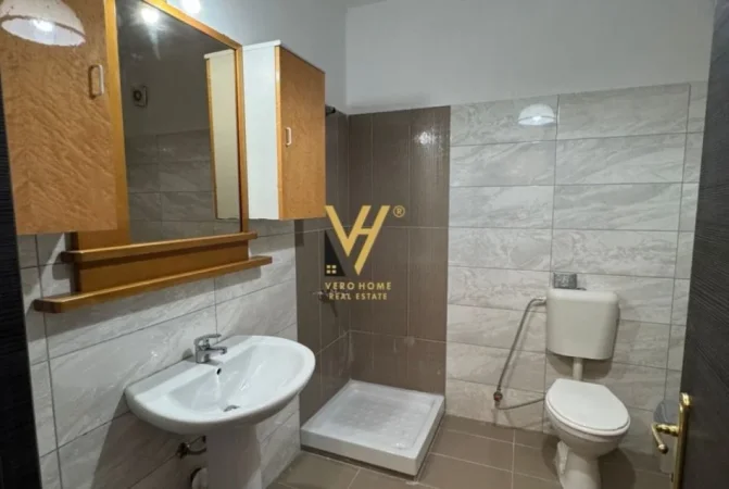 Tirane, jepet me qera apartament 2+1+Ballkon Kati 8, 100 m² 600 € (KOMPLEKSI FRATARI,ASTIR)