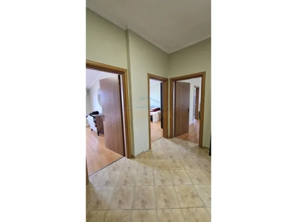Durres, jepet me qera apartament 3+1+Aneks+Ballkon Kati 11, 139 m² 600 € (Ish Rajoni, Durrës)