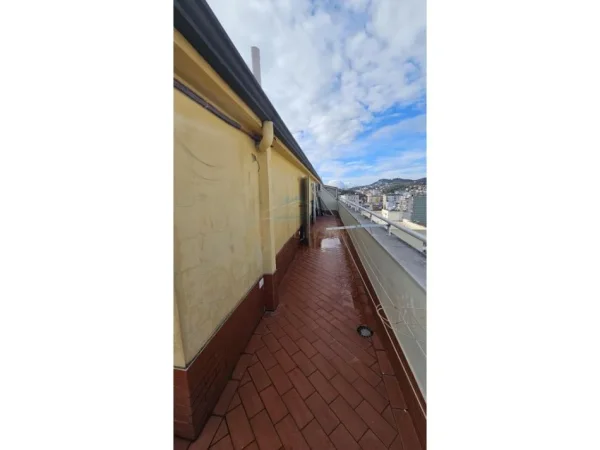 Durres, jepet me qera apartament 3+1+Aneks+Ballkon Kati 11, 139 m² 600 € (Ish Rajoni, Durrës)