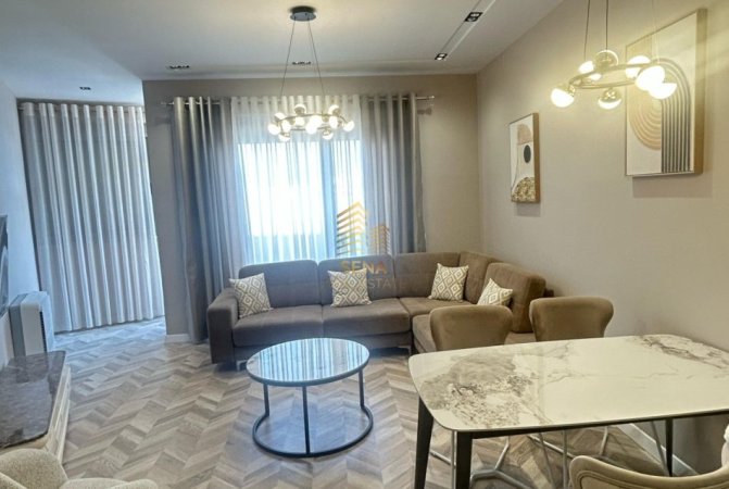 Tirane, jepet me qera apartament 2+1+Ballkon Kati 7, 120 m² 1.100 € (Rruga Barrikadave)