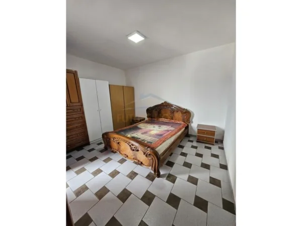 Durres, jepet me qera apartament 1+1+Ballkon Kati 5, 53 m² 250 € (Mbrapa Galaktikut)