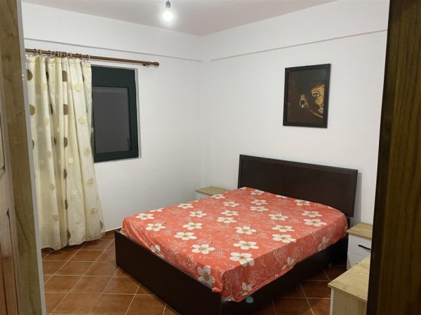 Tirane, jepet me qera 2+1 , (sauk)