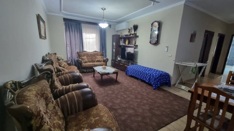 Tirane, jepet me qera apartament 2+1 Kati 2, 107 m² 600 € (JEPET ME QERA APARTAMENT 2+1 NE ASTIR TE RRETHI.)