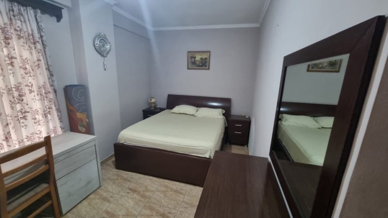 Tirane, jepet me qera apartament 2+1 Kati 2, 107 m² 600 € (JEPET ME QERA APARTAMENT 2+1 NE ASTIR TE RRETHI.)