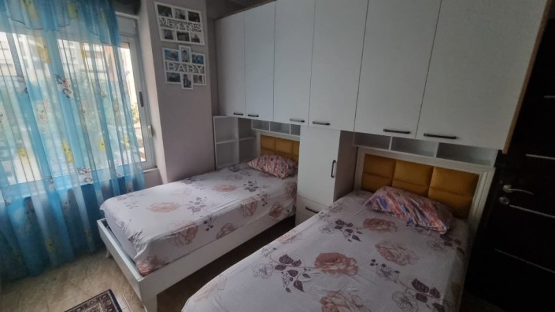 Tirane, jepet me qera apartament 2+1 Kati 2, 107 m² 600 € (JEPET ME QERA APARTAMENT 2+1 NE ASTIR TE RRETHI.)
