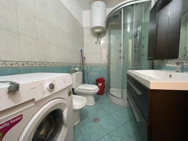Durres, jepet me qera 1+1 , 77 m² 450 € (Vila Zogut)