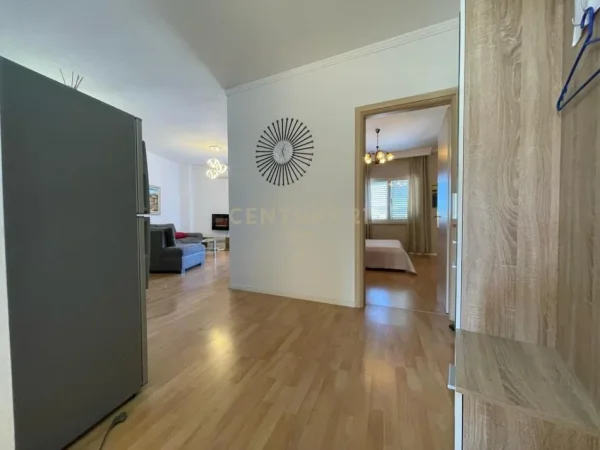 Durres, jepet me qera 1+1 , 77 m² 450 € (Vila Zogut)