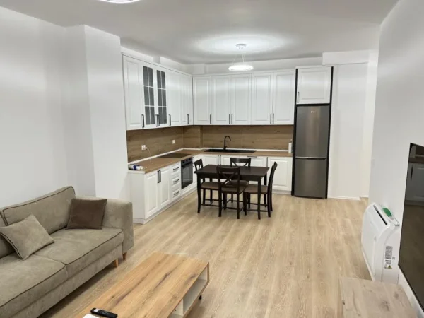Tirane, jepet me qera apartament 2+1+Aneks+Ballkon Kati 3, 125 m² 800 € (Pazari i Ri)
