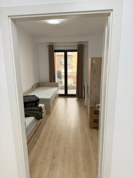 Tirane, jepet me qera apartament 2+1+Aneks+Ballkon Kati 3, 125 m² 800 € (Pazari i Ri)