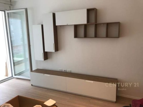 Tirane, jepet me qera apartament Kati 2, 500 Euro (Don Bosko)
