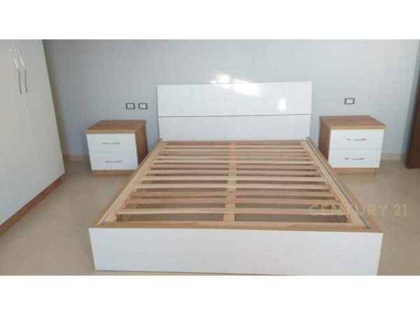 Tirane, jepet me qera apartament Kati 2, 500 Euro (Don Bosko)