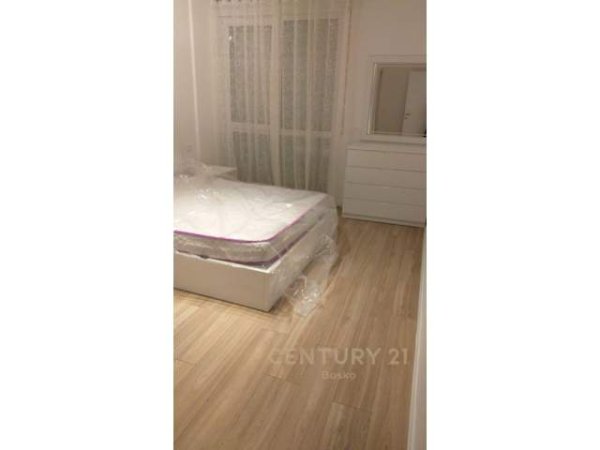 Tirane, jepet me qera apartament Kati 2, 500 Euro (Don Bosko)