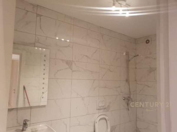 Tirane, jepet me qera apartament Kati 2, 500 Euro (Don Bosko)
