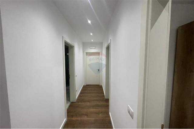 Tirane, jepet me qera apartament 3+1+A+BLK Kati 3, 1 m² 450 Euro (Astir)