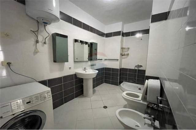 Tirane, jepet me qera apartament 2+1+A+BLK Kati 3, 80 m² 330 Euro (Besim Alla)