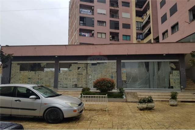 Tirane, jepet me qera ambjent biznesi Kati 0, 167 m² 2.000 Euro (Astir)
