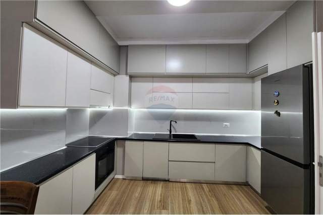Tirane, shitet apartament 2+1 Kati 10, 90 m² 179.900 Euro (Kompleksi Kontakt)