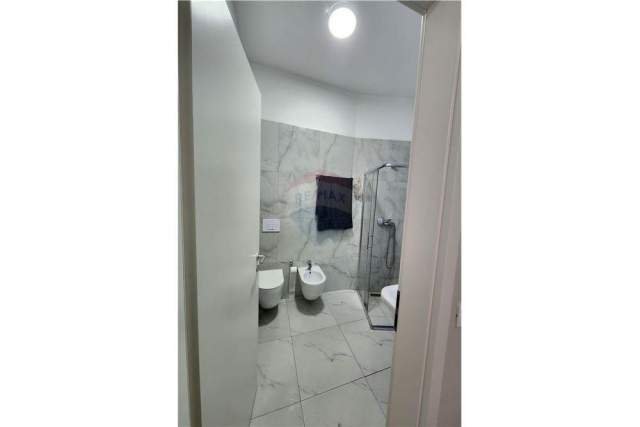 Tirane, shitet apartament 2+1 Kati 10, 90 m² 179.900 Euro (Kompleksi Kontakt)