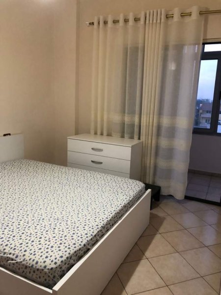 Tirane, jepet me qera apartament 1+1+BLK Kati 3, 60 m² 40.000 Leke (prapa Globe)