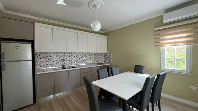 Tirane, jepet me qera Vile 117 m² 1.000 Euro (Sauk i Ri)