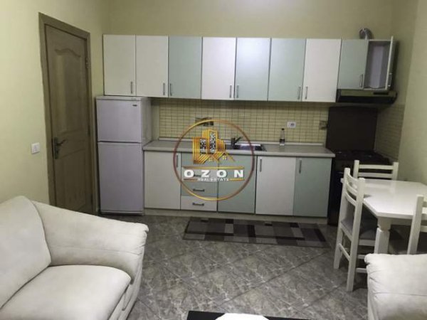 Tirane, jepet me qera apartament 1+1+BLK Kati 5, 60 m² 400 Euro (ISH EKSPOZITA)