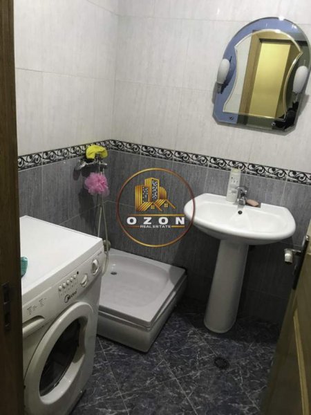 Tirane, jepet me qera apartament 1+1+BLK Kati 5, 60 m² 400 Euro (ISH EKSPOZITA)
