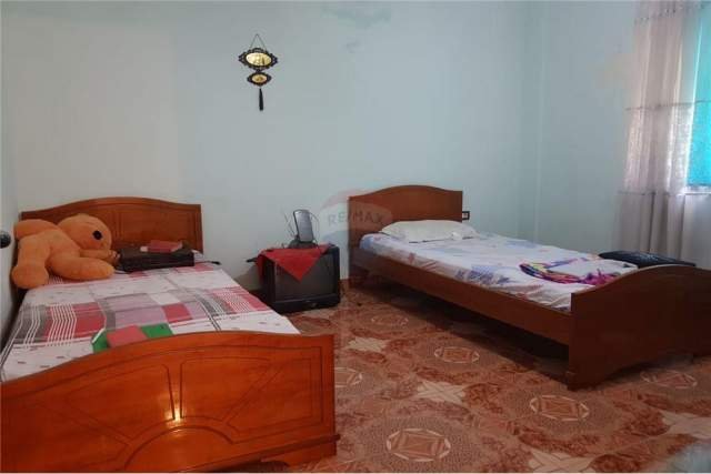 Tirane, jepet me qera apartament 2+1 Kati 2, 75 m² 300 Euro (Rruga Elbasanit)