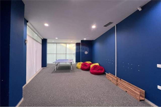 Tirane, jepet me qera zyre Kati 1, 510 m² 3.990 Euro (Selvia)