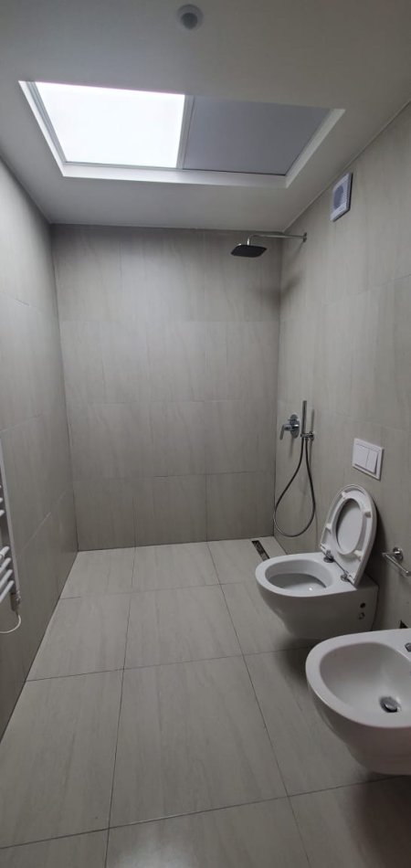 Tirane, jepet me qera apartament 2+1+BLK Kati 8, 95 m² 700 Euro (Don Bosko)