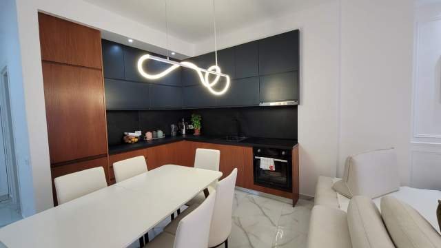Tirane, jepet me qera apartament 1+1+BLK Kati 3, 80 m² 520 Euro (SELVIA)