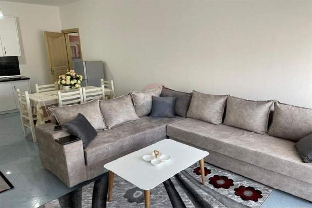 Tirane, jepet me qera apartament 2+1+BLK Kati 4, 88 m² 300 Euro (Sotir Caci)