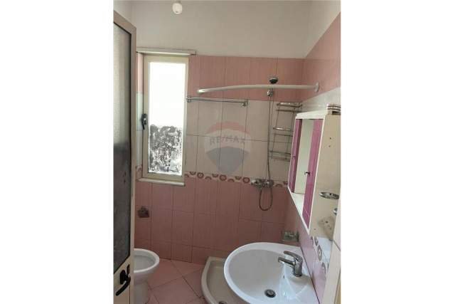 Tirane, jepet me qera apartament 2+1+BLK Kati 4, 88 m² 300 Euro (Sotir Caci)