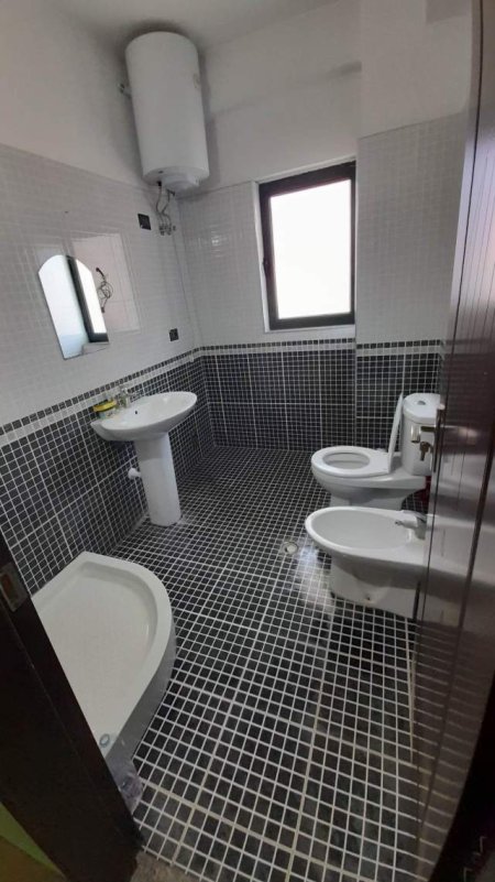Fier, jap me qera apartament 2+1+BLK Kati 4, 104 m² 25.000 Leke (Rruga Jani Bakalli)