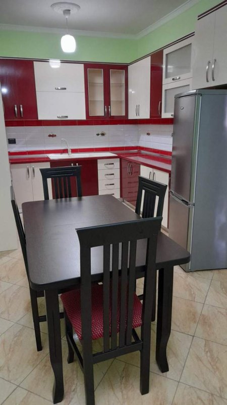 Fier, jap me qera apartament 2+1+BLK Kati 4, 104 m² 25.000 Leke (Rruga Jani Bakalli)