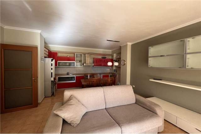 Tirane, jepet me qera apartament 2+1+BLK Kati 3, 85 m² 550 Euro (Mustafa Matohiti)