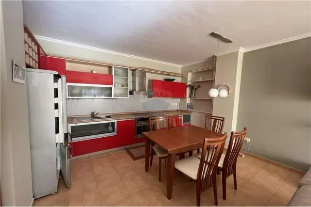 Tirane, jepet me qera apartament 1+1 85 m² 600 Euro