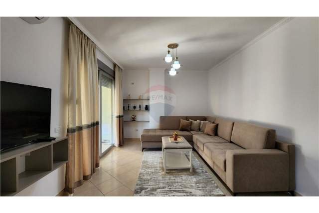 Tirane, jepet me qera apartament 2+1+BLK Kati 4, 90 m² 500 Euro (Pazari i Ri)