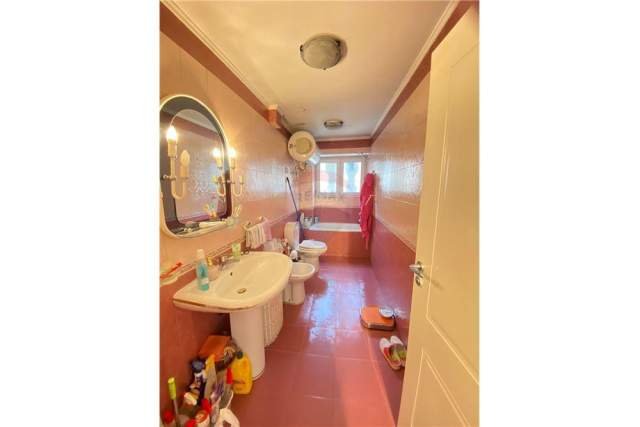 Tirane, jepet me qera apartament 2+1+BLK Kati 3, 95 m² 950 Euro (9-Kateshet)