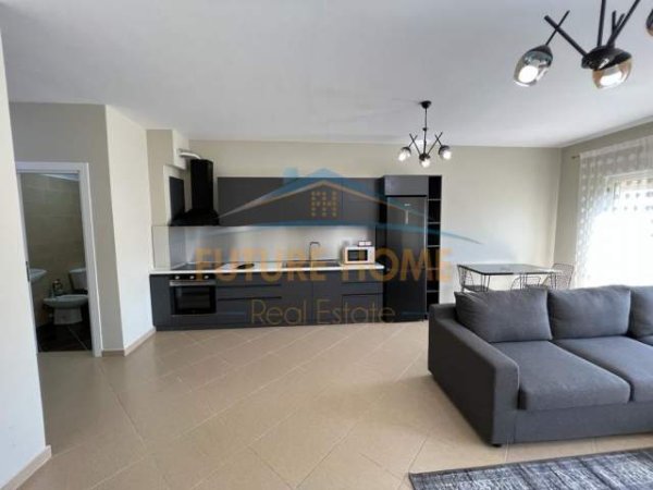 Tirane, jepet me qera apartament 2+1+BLK Kati 2, 96 m² 550 Euro (Don Bosko)