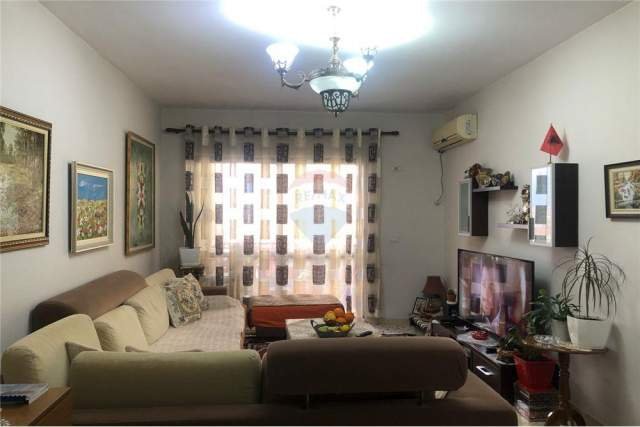 Tirane, shitet apartament 1+1 Kati 3, 74 m² 68.000 Euro (Terminali)