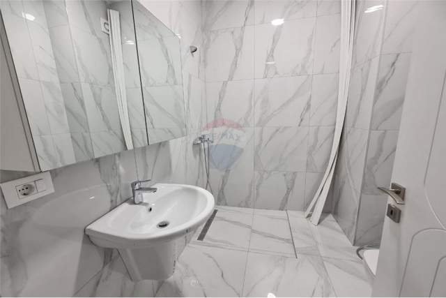 Tirane, jepet me qera apartament 2+1+A+BLK Kati 5, 119 m² 650 Euro (Rr. Kavajes)