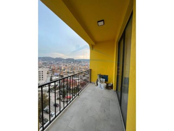 Tirane, jepet me qera apartament 2+1+BLK Kati 10, 98 m² 400 Euro (yzberisht)